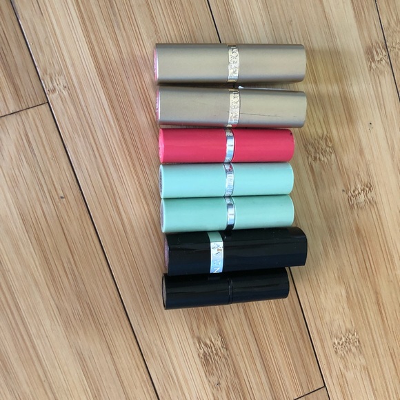 Bunch of lipsticks - Picture 3 of 4